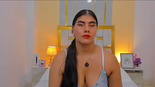 Snapshot of Alara_Keyy chatting on May 6, 2026, 12:47 am Alara Keyy online show from May 6, 2026, 12:47 am
