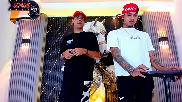 Snapshot of the_knights_of_the_night_ chatting on April 6, 2026, 3:35 am the knights of the night online show from April 6, 2026, 3:35 am