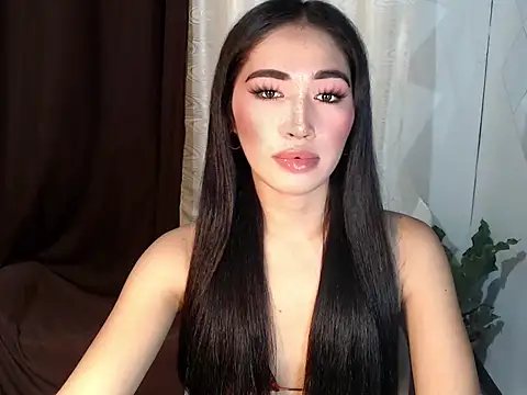 Snapshot of urasiankylie chatting on May 21, 2026, 2:36 pm urasiankylie online show from May 21, 2026, 2:36 pm
