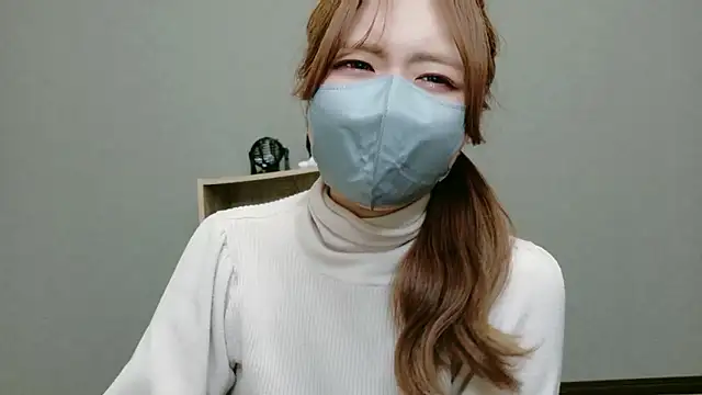YUA 0425 online show from May 5, 2026, 6:00 pm