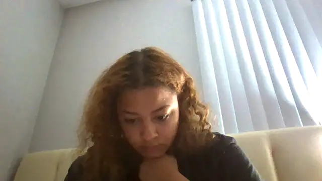 Snapshot of madzbailey chatting on June 14, 2026, 2:29 pm madzbailey online show from June 14, 2026, 2:29 pm