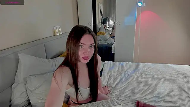Snapshot of Aphrodite_Portman chatting on May 14, 2026, 8:22 am Aphrodite Portman online show from May 14, 2026, 8:22 am