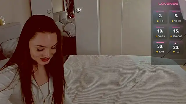 Snapshot of Aphrodite_Portman chatting on May 5, 2026, 2:03 am Aphrodite Portman online show from May 5, 2026, 2:03 am