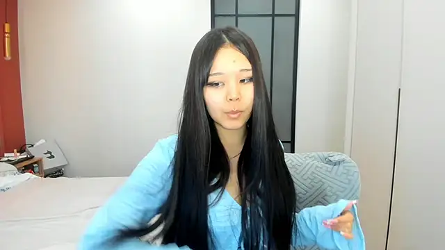 sayanim0 online show from June 3, 2026, 1:17 am