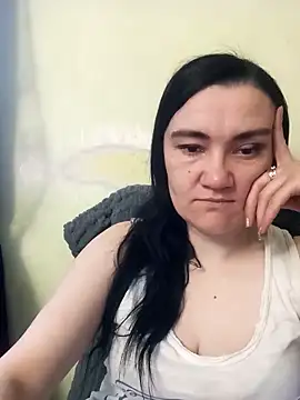 Snapshot of AlissaSecret chatting on April 4, 2026, 5:47 am AlissaSecret online show from April 4, 2026, 5:47 am