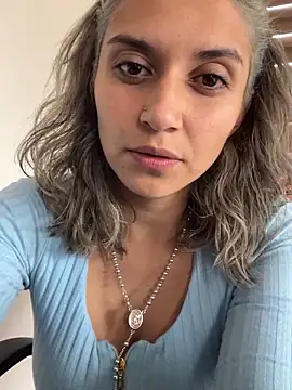 Isabella varella- online show from May 21, 2026, 3:09 pm