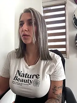 Isabella varella- online show from May 15, 2026, 1:31 pm