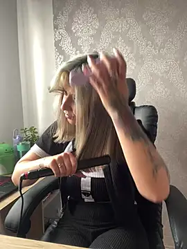 Isabella varella- online show from June 17, 2026, 3:11 pm
