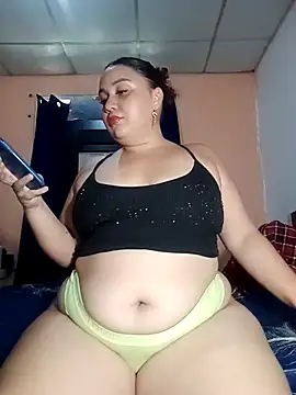 Marialae2735 online show from May 6, 2026, 8:13 pm
