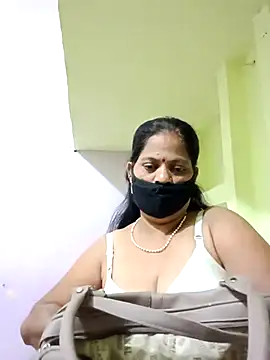 Snapshot of SEEMA_012 chatting on April 14, 2026, 6:18 am SEEMA 012 online show from April 14, 2026, 6:18 am