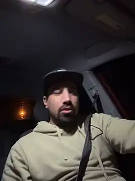 daddyking1013 online show from April 10, 2026, 4:52 am