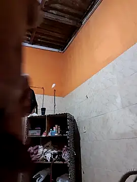 bbzinhas26 online show from April 15, 2026, 12:05 am