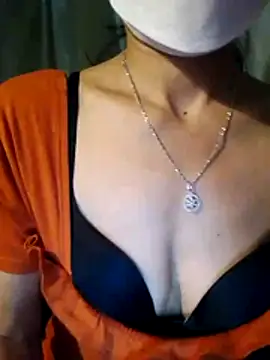 Mi-Tiffiny online show from April 3, 2026, 3:29 pm