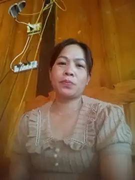 Snapshot of -Luni- chatting on June 15, 2026, 6:57 am -Luni- online show from June 15, 2026, 6:57 am