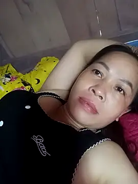 Snapshot of -Luni- chatting on July 28, 2026, 12:07 am -Luni- online show from July 28, 2026, 12:07 am
