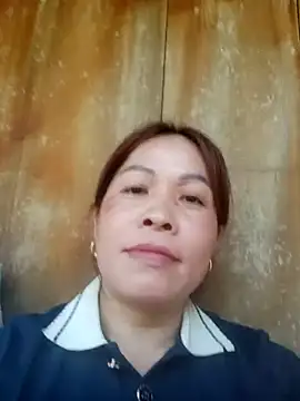 Snapshot of -Luni- chatting on April 3, 2026, 9:38 am -Luni- online show from April 3, 2026, 9:38 am