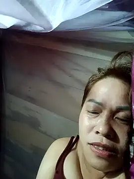Snapshot of -Luni- chatting on August 6, 2026, 3:29 pm -Luni- online show from August 6, 2026, 3:29 pm