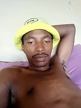 Snapshot of alphamale25 chatting on April 7, 2026, 10:50 am alphamale25 online show from April 7, 2026, 10:50 am