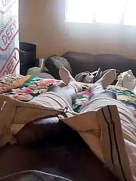 Snapshot of alphamale25 chatting on April 6, 2026, 10:27 am alphamale25 online show from April 6, 2026, 10:27 am