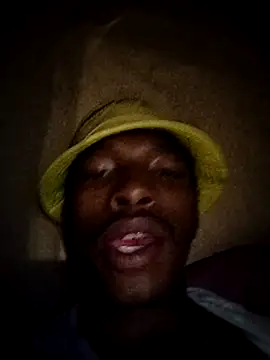 Snapshot of alphamale25 chatting on April 5, 2026, 6:36 pm alphamale25 online show from April 5, 2026, 6:36 pm