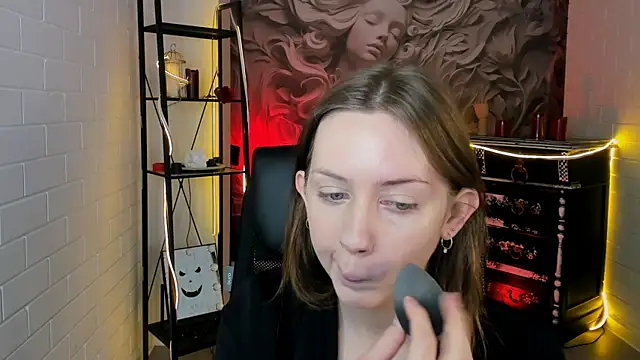 Snapshot of MeganClapp chatting on April 18, 2026, 5:10 am MeganClapp online show from April 18, 2026, 5:10 am