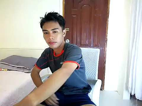 Snapshot of valerio_fernan chatting on May 6, 2026, 1:15 pm valerio fernan online show from May 6, 2026, 1:15 pm