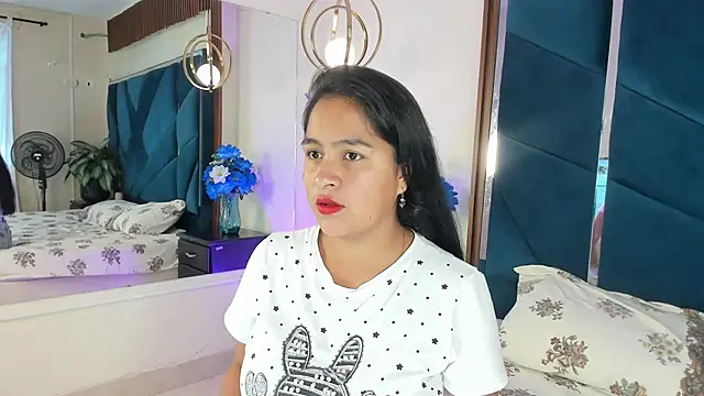 Snapshot of AprilMiiller chatting on April 30, 2026, 1:51 pm AprilMiiller online show from April 30, 2026, 1:51 pm
