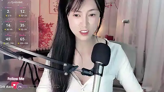 noomi-1111 online show from May 10, 2026, 2:08 pm