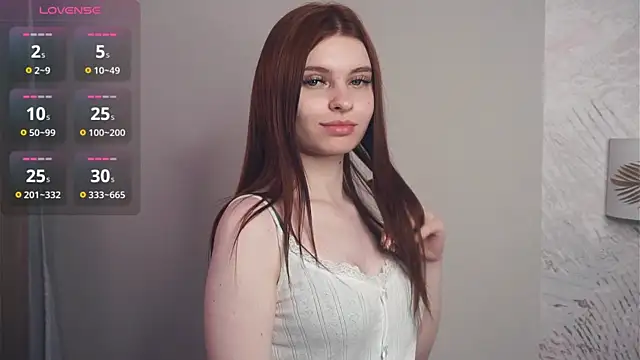 Snapshot of OneidaReiser chatting on May 6, 2026, 10:14 pm OneidaReiser online show from May 6, 2026, 10:14 pm