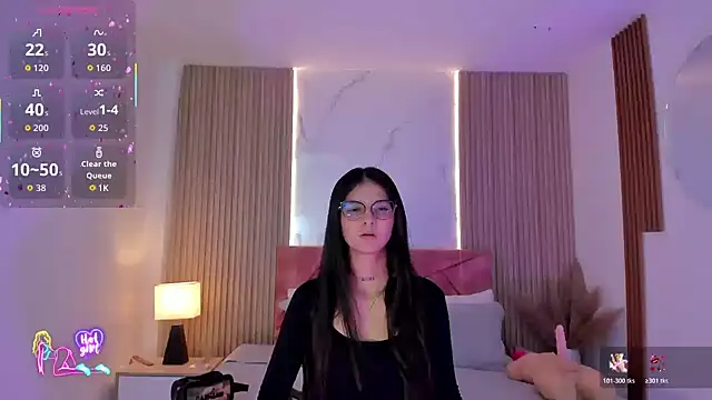 clairemillerx online show from May 28, 2026, 8:26 pm
