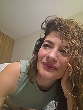 Snapshot of CelineBoyer_ chatting on June 21, 2026, 4:46 pm CelineBoyer online show from June 21, 2026, 4:46 pm
