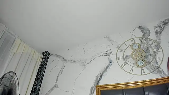 Snapshot of HilaryBlue chatting on April 6, 2026, 6:03 am HilaryBlue online show from April 6, 2026, 6:03 am