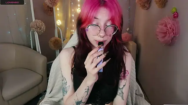 Alice Nyx online show from April 4, 2026, 8:26 pm