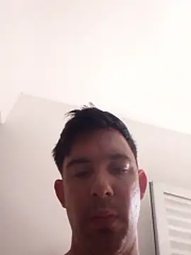 Roger1986  online show from April 5, 2026, 3:08 pm