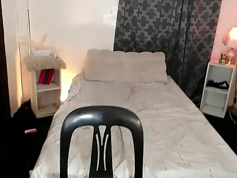 xCandy Hotgirlx online show from May 7, 2026, 7:01 am