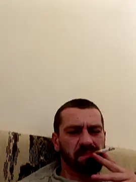 jozsi1995 online show from April 13, 2026, 8:02 pm