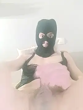 Snapshot of Tinaki_cross chatting on April 6, 2026, 1:23 am Tinaki cross online show from April 6, 2026, 1:23 am