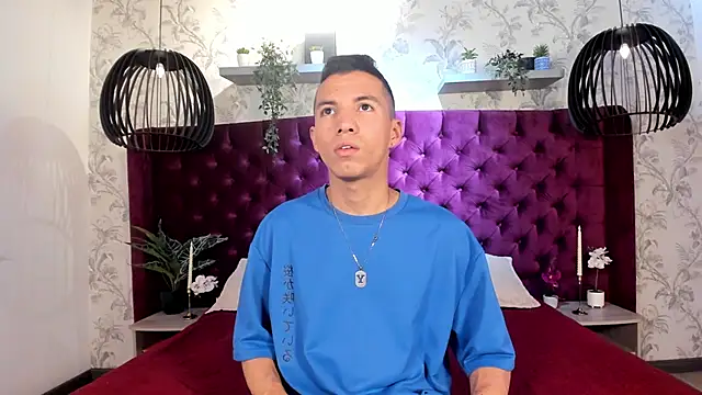 Snapshot of Dylan_ross_ chatting on April 8, 2026, 7:04 pm Dylan ross online show from April 8, 2026, 7:04 pm