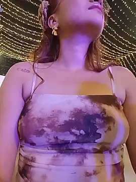 Leticia Hinkley  online show from May 17, 2026, 1:38 am