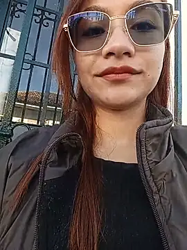 Leticia Hinkley  online show from May 25, 2026, 12:37 pm
