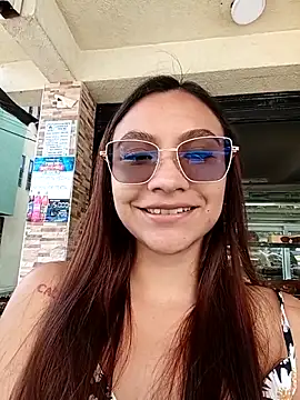 Leticia Hinkley  online show from April 20, 2026, 1:45 pm