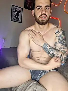 leoxxxgato online show from April 28, 2026, 7:07 pm