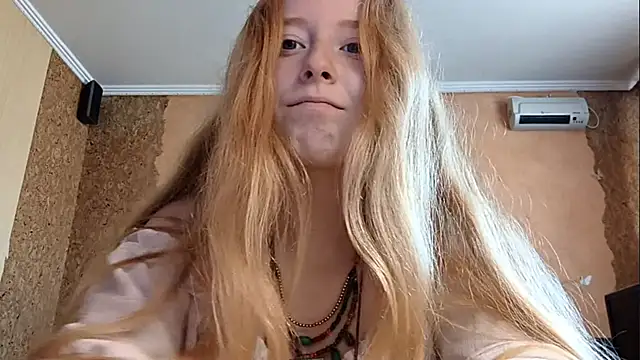 Snapshot of KateVibe_01 chatting on June 21, 2026, 4:18 am KateVibe 01 online show from June 21, 2026, 4:18 am