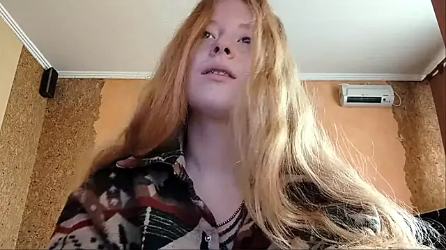 Snapshot of KateVibe_01 chatting on June 7, 2026, 12:05 am KateVibe 01 online show from June 7, 2026, 12:05 am