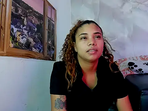 Snapshot of EllyBloom chatting on April 19, 2026, 1:45 pm EllyBloom online show from April 19, 2026, 1:45 pm