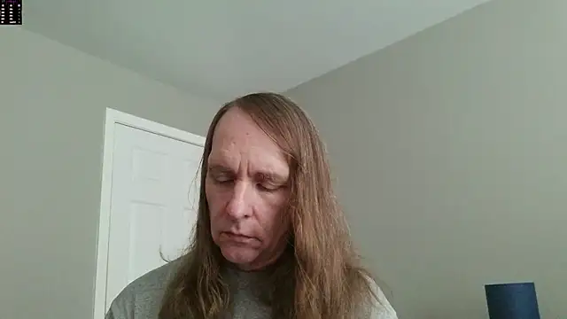Snapshot of Magnus_Luv chatting on June 3, 2026, 2:33 pm Magnus Luv online show from June 3, 2026, 2:33 pm