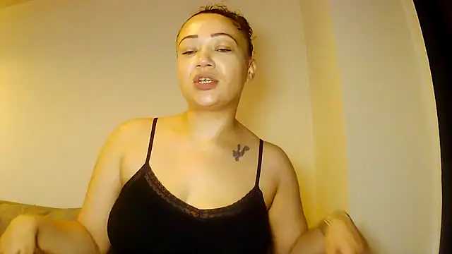 Snapshot of Theone_T chatting on July 10, 2026, 7:19 am Theone T online show from July 10, 2026, 7:19 am