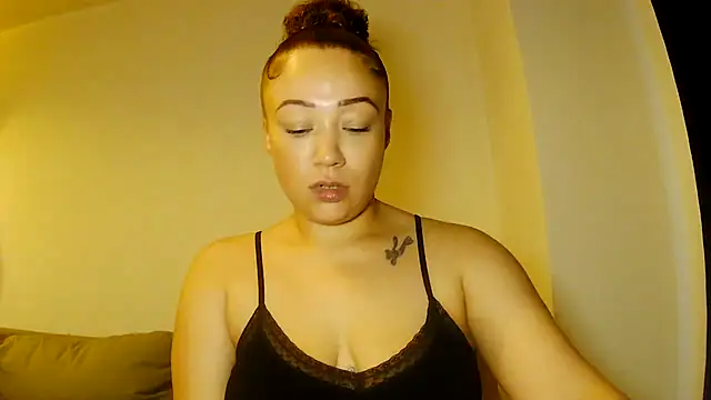 Snapshot of Theone_T chatting on July 12, 2026, 1:23 pm Theone T online show from July 12, 2026, 1:23 pm