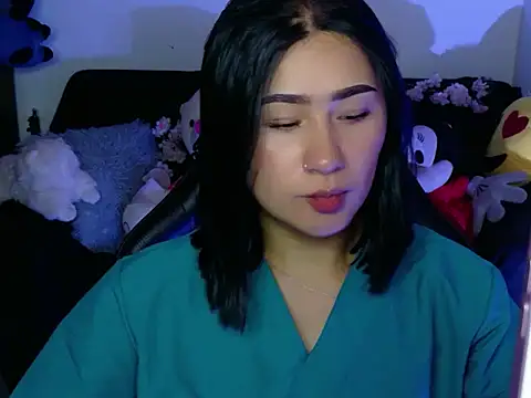 Snapshot of EvelynLeen_ chatting on July 24, 2026, 8:27 pm EvelynLeen online show from July 24, 2026, 8:27 pm