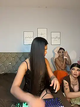 Snapshot of JassmineLove chatting on July 19, 2026, 4:15 pm JassmineLove online show from July 19, 2026, 4:15 pm
